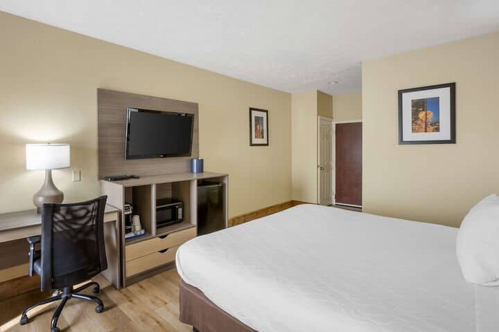 Room 10 of 31