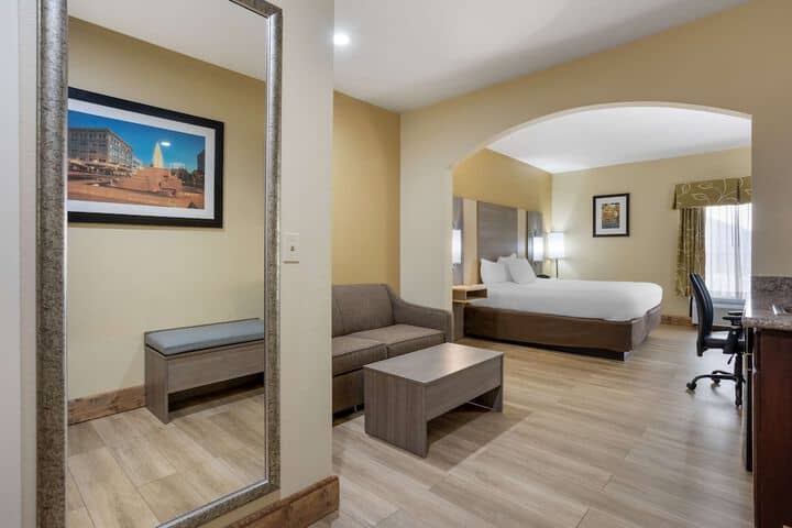 Room 4 of 31