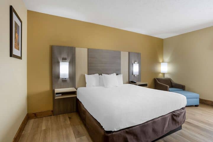 Room 8 of 31